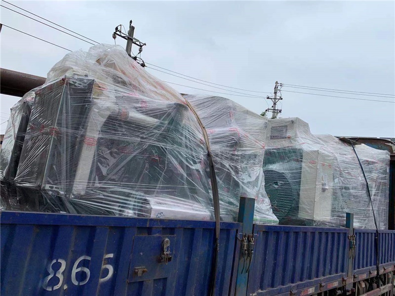 重慶渝長高速公路，12臺(tái)沃爾沃發(fā)電機(jī)組