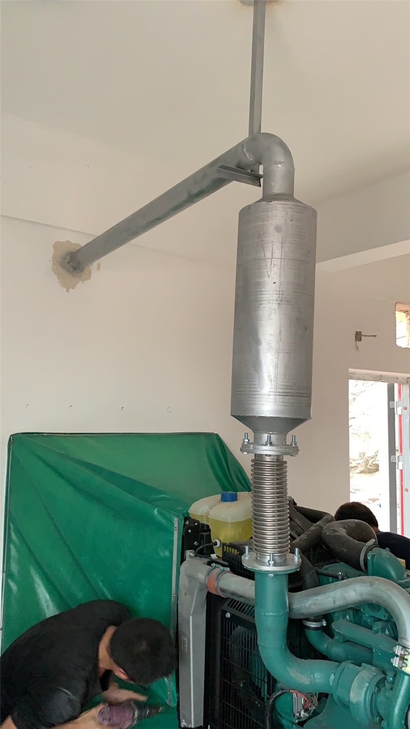 重慶渝長高速公路，12臺(tái)沃爾沃發(fā)電機(jī)組